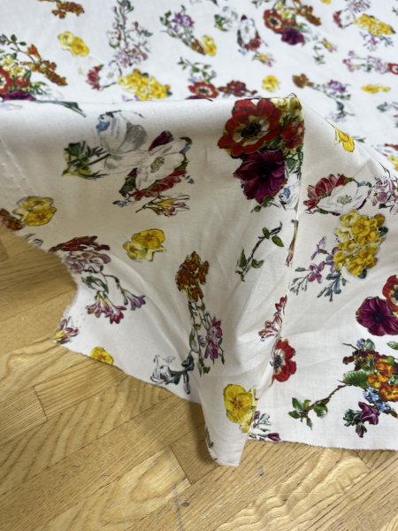 画像8: 生地:綿100%クラシックフラワープリント(クリーム地) (8)