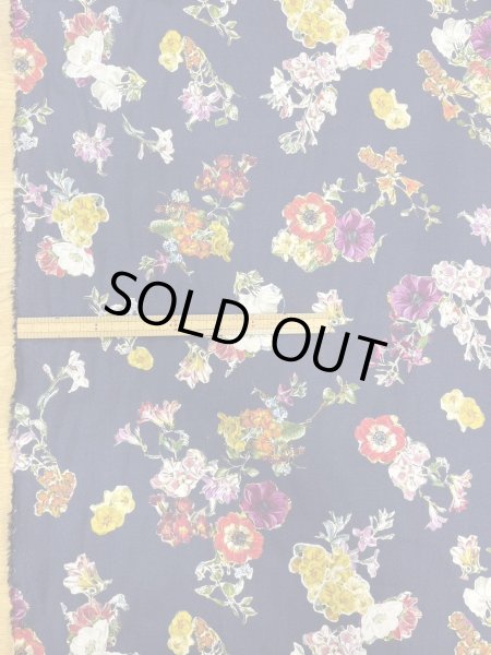 画像1: 生地:綿100%クラシックフラワープリント(紺地) (1)