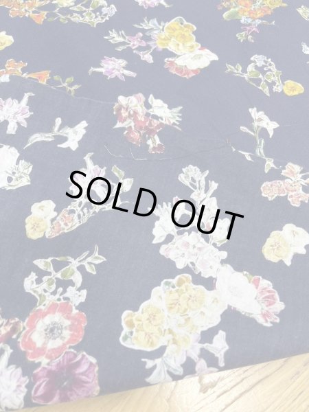 画像3: 生地:綿100%クラシックフラワープリント(紺地) (3)