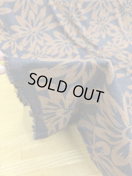 画像4: 生地:ビッグフラワープリントポリエステルニット(茶×こげ茶) (4)