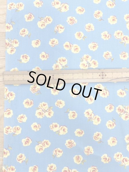 画像2: 生地:綿100% 花柄プリント(ブルー/黄色) (2)