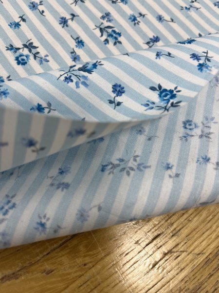 画像4: 生地:綿100% 花柄ストライププリント(水色) (4)