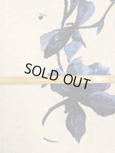 画像2: 生地:大柄フラワープリントジャガード(アイボリー地)  (2)