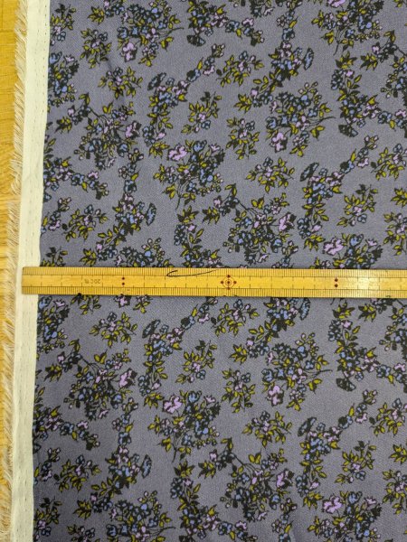 画像2: 生地:小花柄プリントポリエステルボイル生地(ブルーグレー地) (2)
