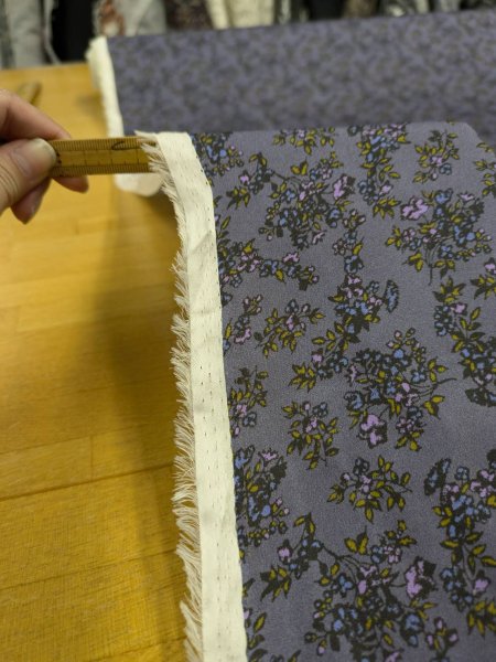 画像5: 生地:小花柄プリントポリエステルボイル生地(ブルーグレー地) (5)