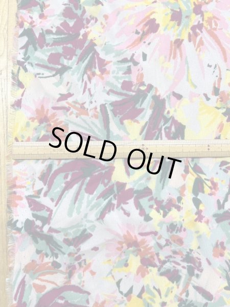 画像2: 生地：手描き風 花柄 ポリエステルプリント  (2)