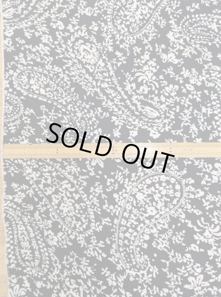 画像2: 生地:ポリエステル100% ペイズリー柄プリント (黒地×白) (2)