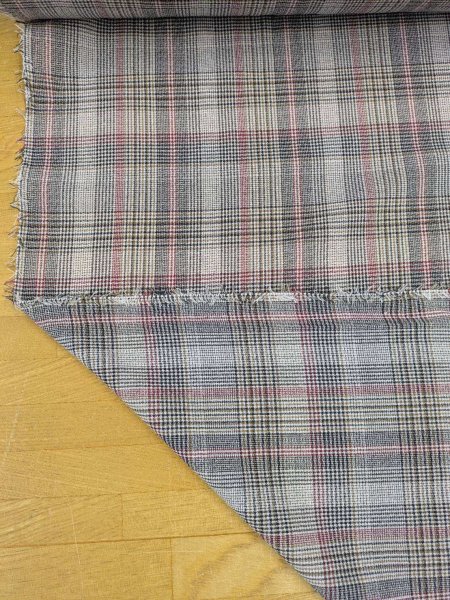 画像6: 生地:ポリエステルレーヨン ブリティッシュチェック柄 ボイル (白地×黒赤茶) (6)