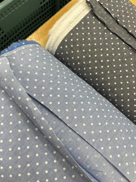 画像10: 生地:綿100%水玉柄ダンガリー生地(グレー) (10)