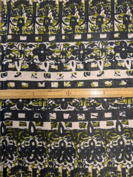 画像2: 生地:楊柳シアー素材 ポリエステル100% プリント (グリーン) (2)