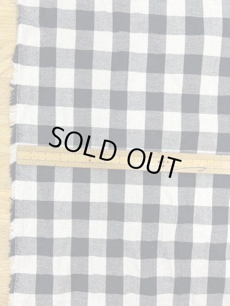 画像2: 生地:綿100%ギンガムチェック柄プリントブロード(白×黒) (2)