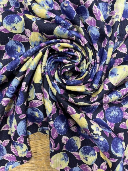 画像7: 生地:ポリエステル100%フルーツ柄プリント生地(紺地) (7)