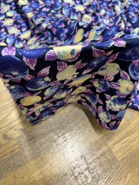 画像8: 生地:ポリエステル100%フルーツ柄プリント生地(紺地) (8)