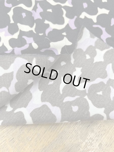 画像4: 生地:ポリエステル100%ダブル幅プリント生地(黒地) (4)