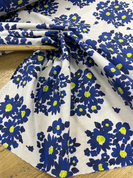 画像6: 生地:綿100% 花柄プリント生地(白/青) (6)