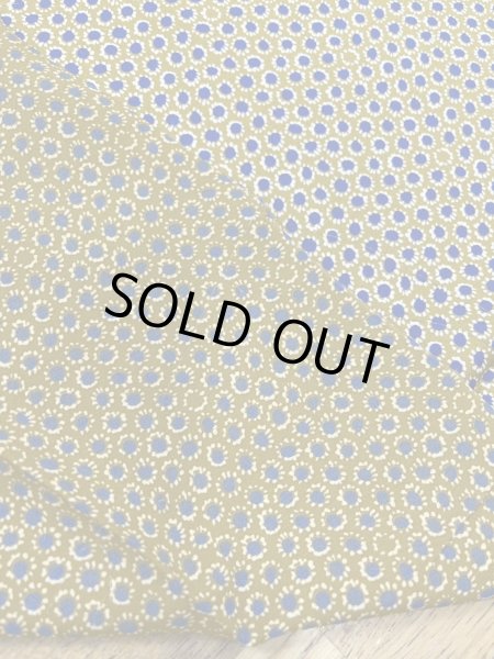 画像3: 生地:ポリ100%シルデューサテン 総柄プリント(マスタード/ブルー) (3)