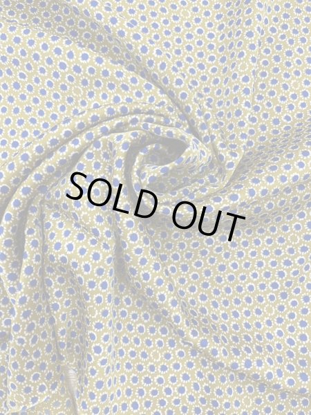 画像6: 生地:ポリ100%シルデューサテン 総柄プリント(マスタード/ブルー) (6)