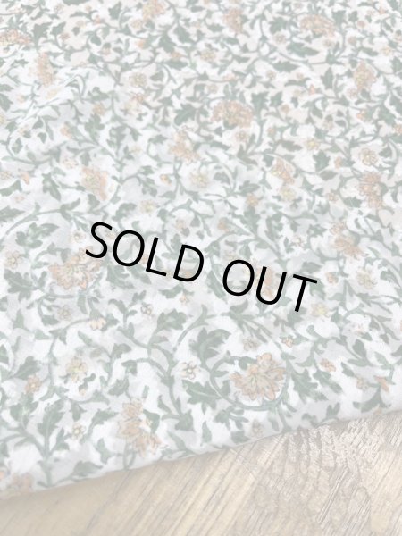 画像3: 生地:ポリ100%小花柄カットジャカード(ホワイト×イエロー×グリーン) (3)