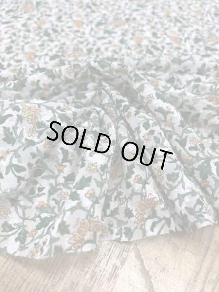 画像5: 生地:ポリ100%小花柄カットジャカード(ホワイト×イエロー×グリーン) (5)