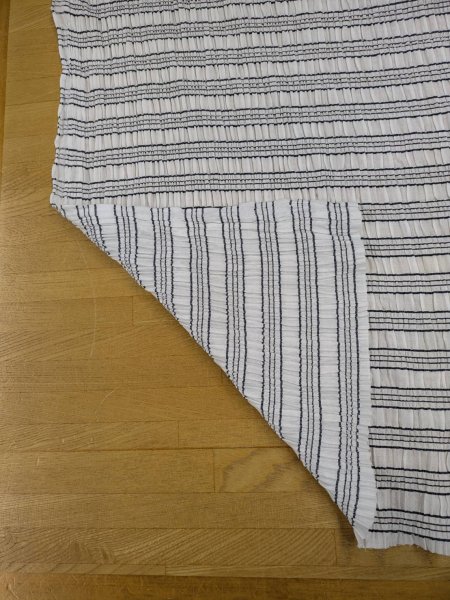 画像4: 生地:ボーダー柄シャーリング(白/黒) (4)