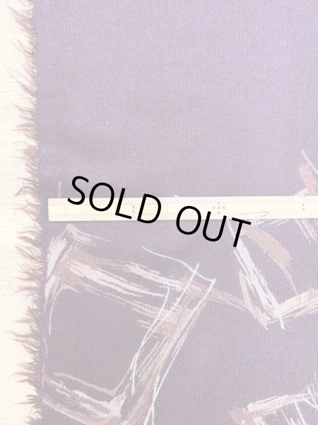 画像2: 生地:ポリエステル100% スクエア柄手書き風プリントニット(エンジ) (2)