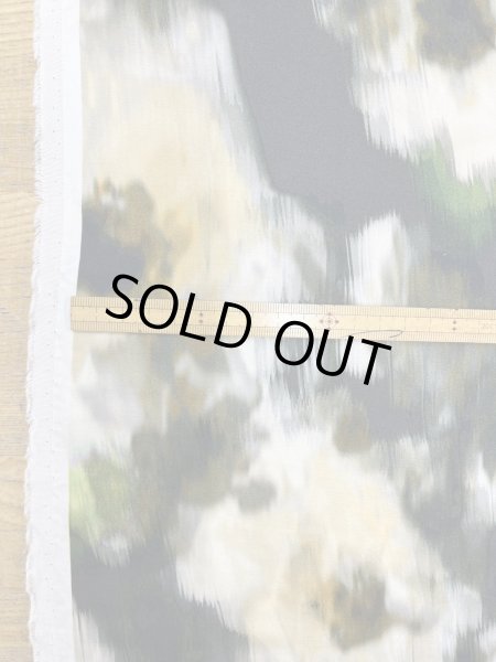 画像2: 生地：色彩手書き風プリント（クリーム地） (2)