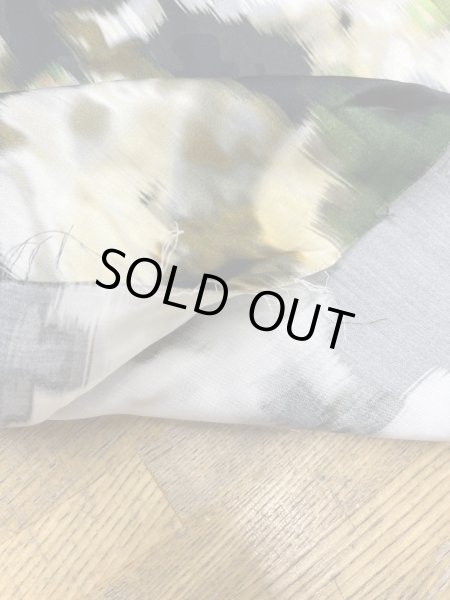 画像4: 生地：色彩手書き風プリント（クリーム地） (4)