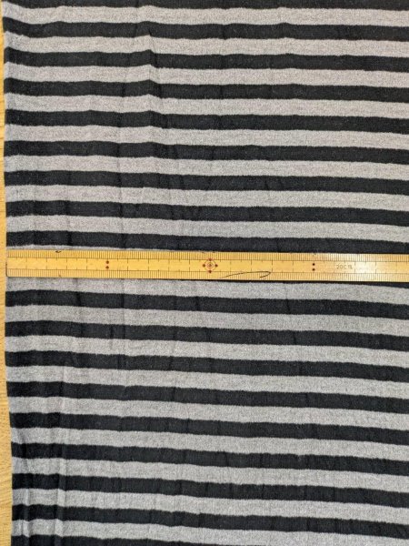 画像2: 生地:ポリエステル 微起毛細ボーダープリント(グレー×ブラック) (2)