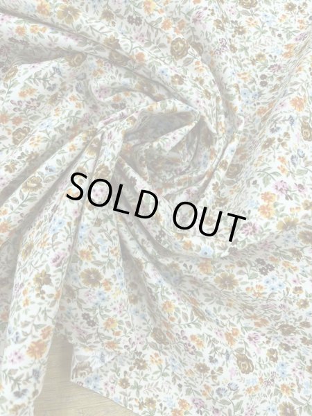 画像6: 生地:綿100% 小花柄プリント(薄いクリーム地×多色) (6)