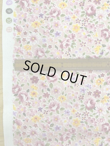 画像2: 生地:綿100% 小花柄プリント(くすみピンク地×多色) (2)