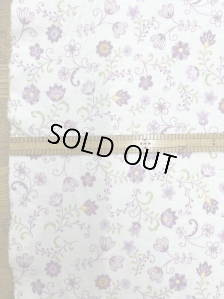 画像2: 生地:綿100% 花柄フライスニット(オフホワイト×パープル) (2)