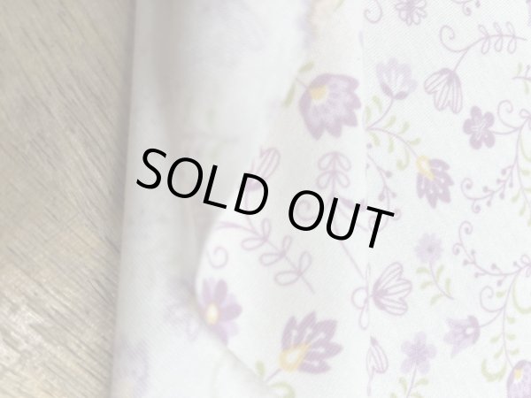 画像4: 生地:綿100% 花柄フライスニット(オフホワイト×パープル) (4)