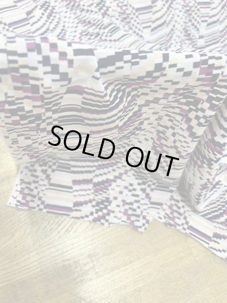 画像6: 生地：ポリエステル100％ ニットプリント（パープル系 幾何柄） (6)