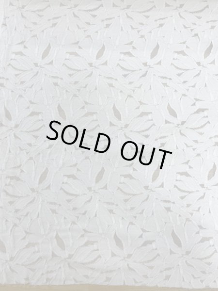 画像6: 生地:綿100%花柄カットジャガード(オフ白) (6)