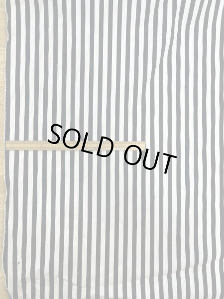 画像3: 生地:綿100%ブロードモノトーンストライプ柄(白/黒) (3)