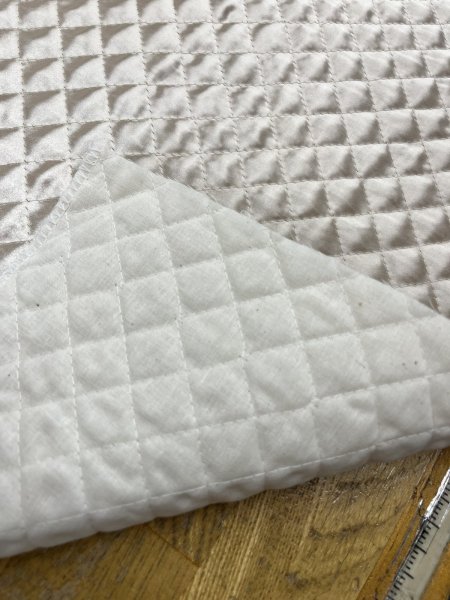 画像4: 生地：綿ポリエステルサテンキルト（クリーム） (4)