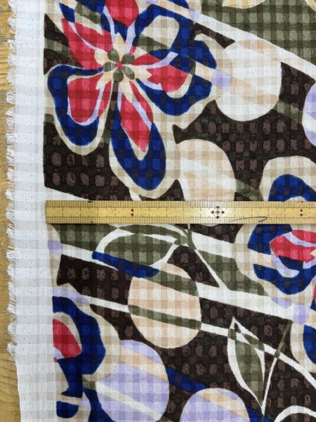 画像3: 生地：ポリエステル100％格子織り花モチーフプリント（黒地） (3)