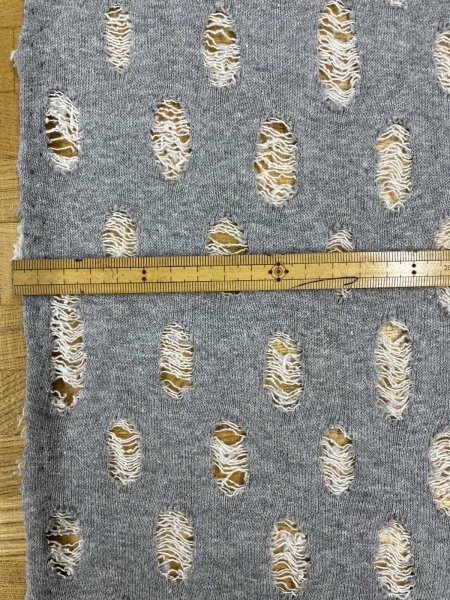 画像2: 生地:綿100%オパール型加工風ダメージ裏毛ニット(グレー) (2)