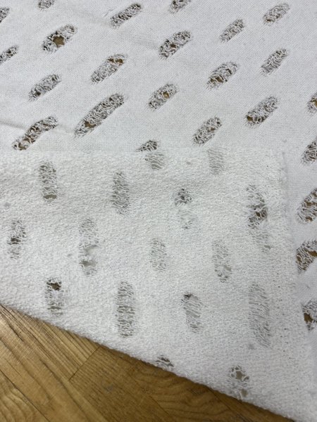 画像3: 生地:綿100%オパール型加工風ダメージ裏毛ニット(白) (3)