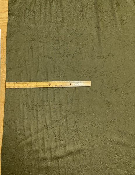 画像2: 生地:ポリエステルエンボス加工2WAYニット(モスグリーン) (2)