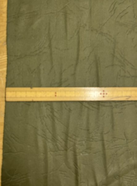 画像3: 生地:ポリエステルエンボス加工2WAYニット(モスグリーン) (3)