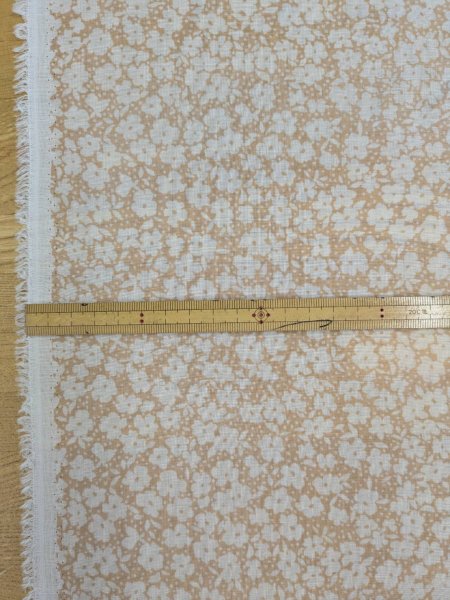 画像3: 生地:ポリエステル100% 小花柄プリントボイル(ベージュ/白) (3)