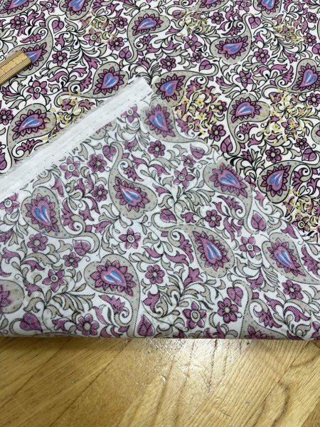 画像3: 生地:綿ポリゴールドアクセントペイズリープリント(白/ピンク) (3)