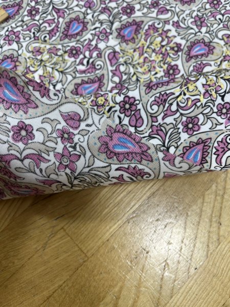 画像4: 生地:綿ポリゴールドアクセントペイズリープリント(白/ピンク) (4)