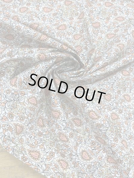 画像6: 生地:綿ポリゴールドアクセントペイズリープリント(白/オレンジ) (6)