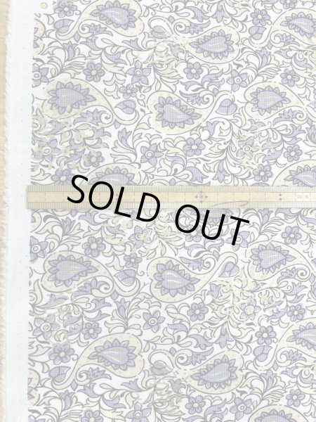 画像2: 生地:綿ポリゴールドアクセントペイズリープリント(白/パープル) (2)