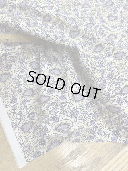 画像5: 生地:綿ポリゴールドアクセントペイズリープリント(白/パープル) (5)