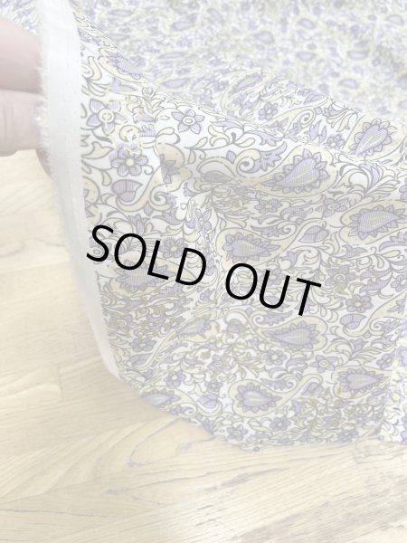 画像7: 生地:綿ポリゴールドアクセントペイズリープリント(白/パープル) (7)