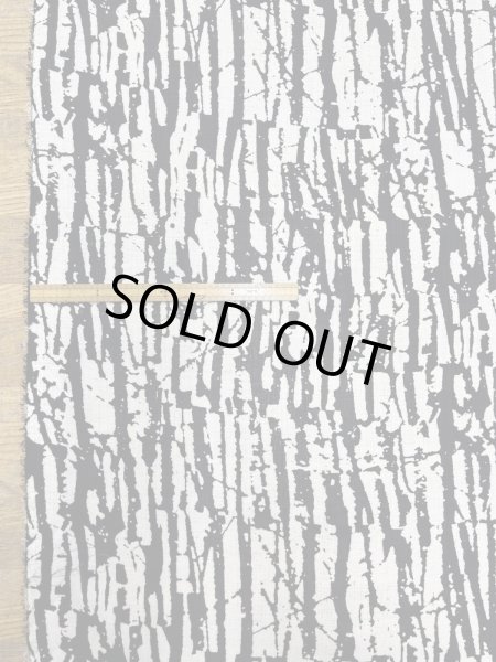 画像2: 生地:抽象柄プリントポリエステル生地(クリーム×ブラック) (2)