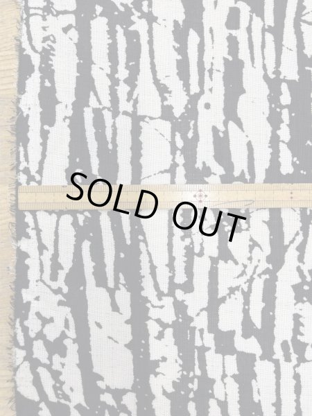 画像3: 生地:抽象柄プリントポリエステル生地(クリーム×ブラック) (3)